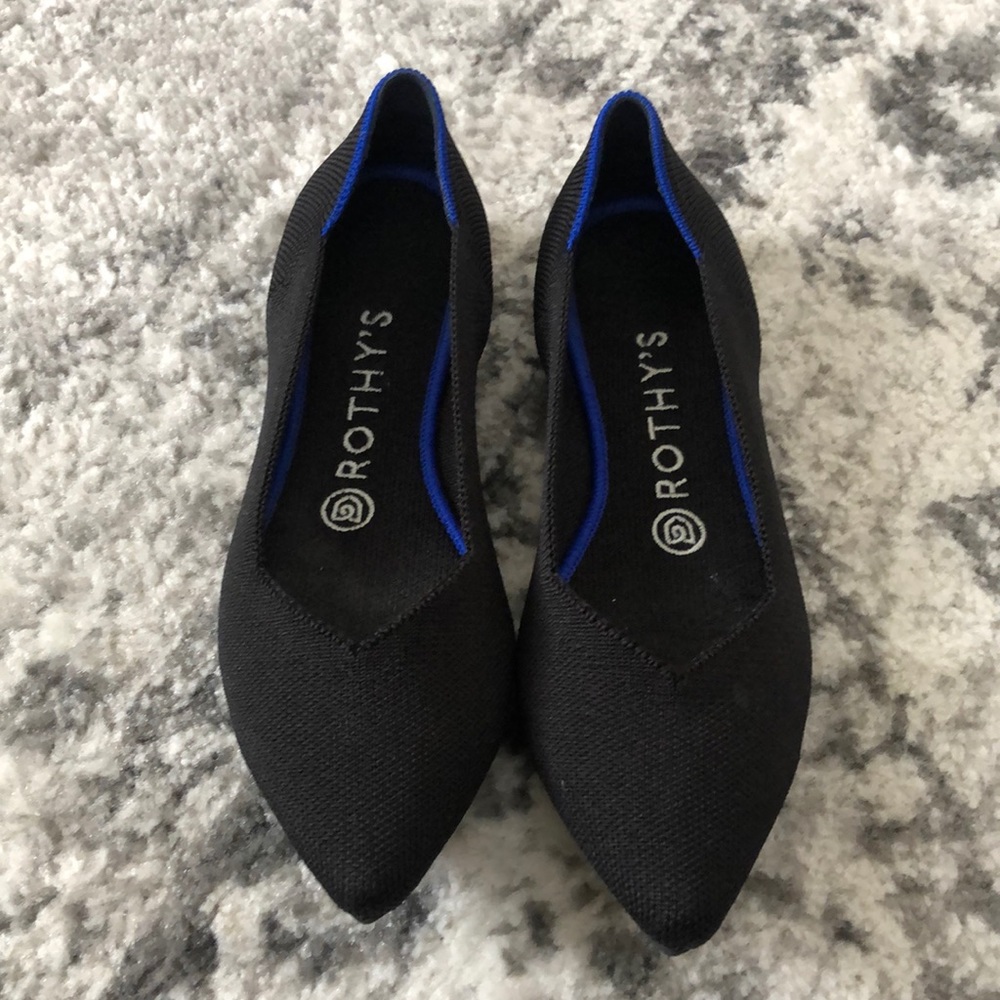 Rothy’s The Point in black